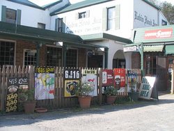 Robin Hood Hotel - Accommodation Rockhampton 1