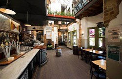 Queens Tavern - Accommodation Rockhampton 1