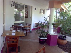 Clifton Capers Bar & Grill - Accommodation Rockhampton 2