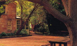 Settlers Arms Inn - Accommodation Rockhampton 3