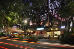 Apres Beach Bar & Grill - Palm Cove - Accommodation Rockhampton 3