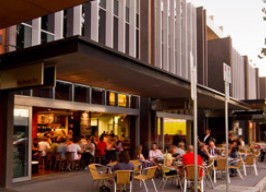 Debacle - Accommodation Rockhampton 4