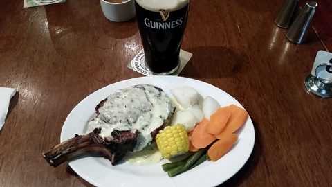 Commercial Hotel - Accommodation Rockhampton 3