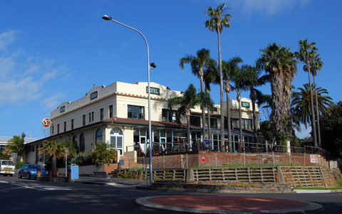 Ocean Beach Hotel - Accommodation Rockhampton 1