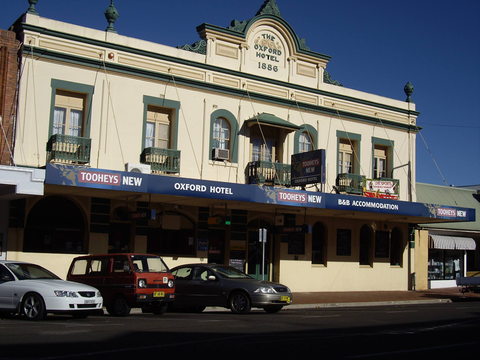 Oxford Hotel - Accommodation Rockhampton 2