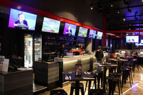 The Sporting Globe Bar & Grill - Accommodation Rockhampton 4