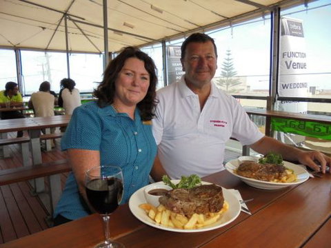 Zebra Crossing Bar & Bistro - Accommodation Rockhampton 1