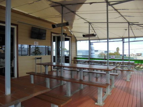 Zebra Crossing Bar & Bistro - Accommodation Rockhampton 4