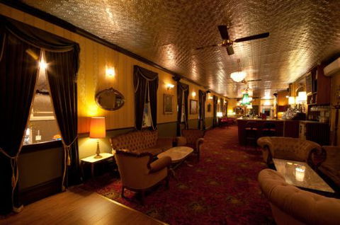 Back Bar Cocktail Lounge & Function Venue - Accommodation Rockhampton 2