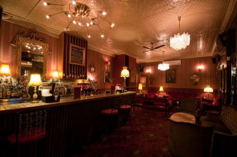Back Bar Cocktail Lounge & Function Venue - Accommodation Rockhampton 4
