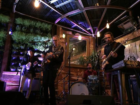 Epilogue Lounge - Accommodation Rockhampton 1