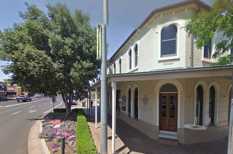 Milestone Hotel - Accommodation Rockhampton 0