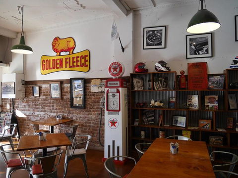 Roadies Cafe - Accommodation Rockhampton 4