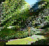 Camelot Garden Stroll - Accommodation Rockhampton