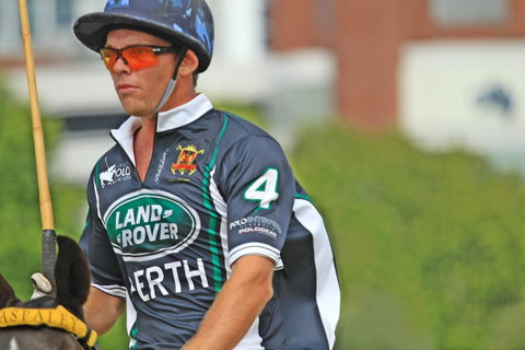 Land Rover Polo  In The City - Accommodation Rockhampton 0