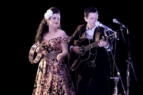 Leaving Jackson - The Johnny Cash & June Carter Show - Accommodation Rockhampton 1