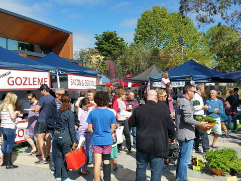 Springwood Growers Market - Accommodation Rockhampton 2