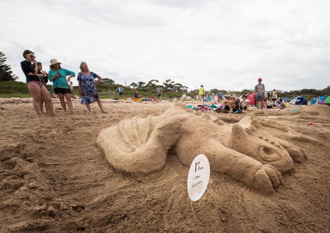 Broulee New Year's Eve Sandcastles And Sculptures - Accommodation Rockhampton 0