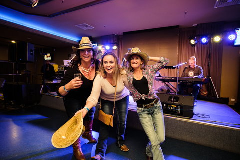 Hats Off To Country Music Festival - Accommodation Rockhampton 0