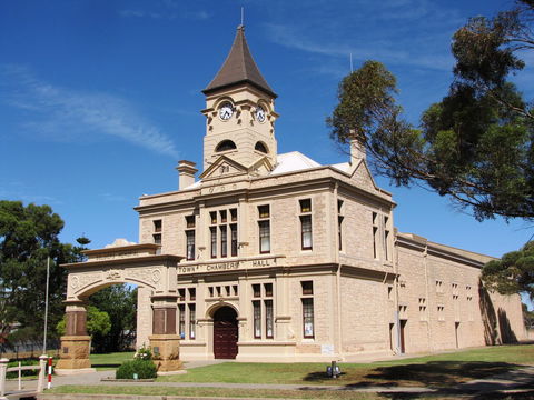 Old Style/New Vogue Dance Practice/Lessons - Accommodation Rockhampton 2