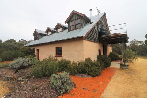 Yarralaw Springs Wines  - Cellar Door Wine Tasting - Accommodation Rockhampton 2