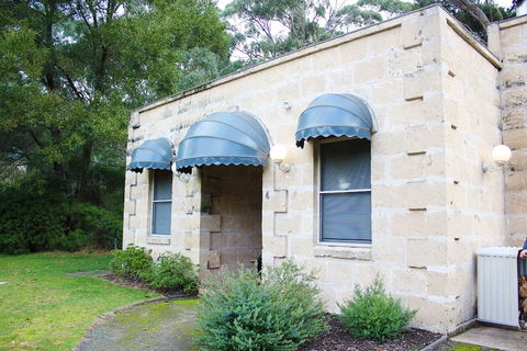 Marwood Villas - Accommodation Rockhampton 0