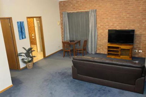 Best Western Coastal Waters Motor Inn - Accommodation Rockhampton 3