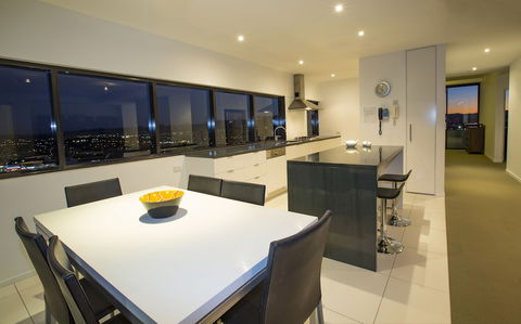 Ultra Broadbeach - Accommodation Rockhampton 5