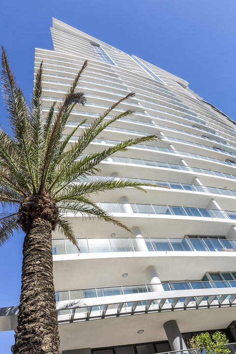 Artique Surfers Paradise - Accommodation Rockhampton 2