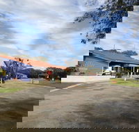 Emu Beach Chalets - Accommodation Rockhampton