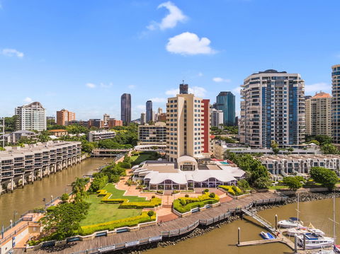 Central Dockside Apartment Hotel - Accommodation Rockhampton 0