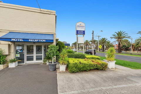 Alexander Motor Inn & Apartments - Accommodation Rockhampton 0