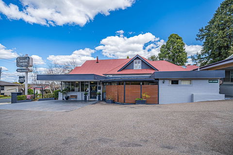 Cotswold Gardens - Accommodation Rockhampton 4