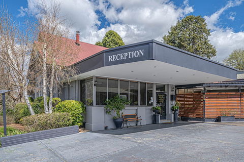 Cotswold Gardens - Accommodation Rockhampton 0