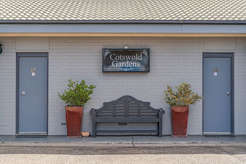 Cotswold Gardens - Accommodation Rockhampton 2