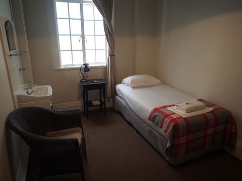 Grand Hotel - Accommodation Rockhampton 4