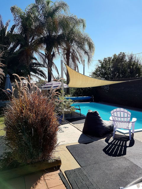 Bidgee Motor Inn - Accommodation Rockhampton 2