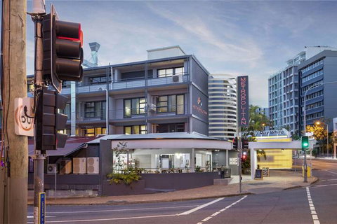 The Metropolitan Springhill - Accommodation Rockhampton 2