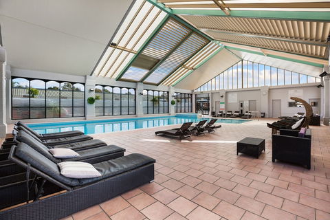 All Seasons Resort - Accommodation Rockhampton 3