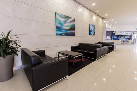 Oaks Glenelg Plaza Pier Suites - Accommodation Rockhampton 5