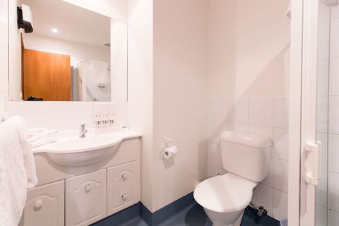 Bay Hotel Apartments - Accommodation Rockhampton 7