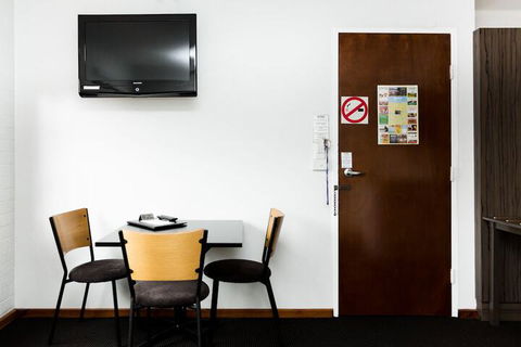 Bay Hotel Apartments - Accommodation Rockhampton 3