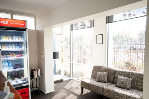 Admiralty Inn - Accommodation Rockhampton 0