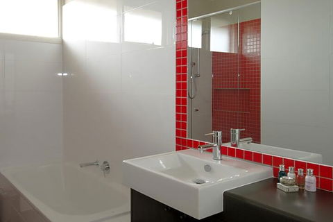 Boutique Stays Sandyside 2 - Accommodation Rockhampton 2