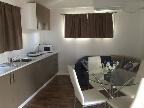 Oakridge Motel Tourist Park - Accommodation Rockhampton 6