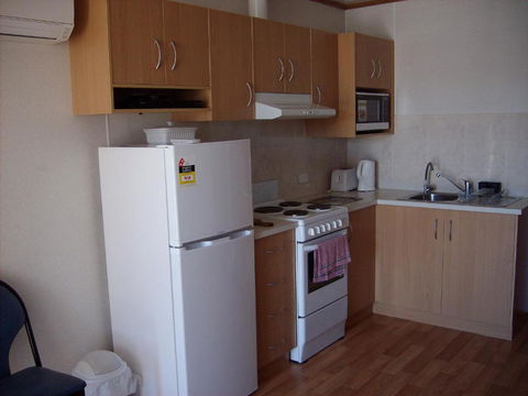 Jackos Holiday Cabins - Accommodation Rockhampton 2