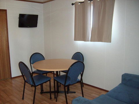Jackos Holiday Cabins - Accommodation Rockhampton 1