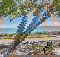 Seascape Luxury Beachfront Holiday House - Accommodation Rockhampton