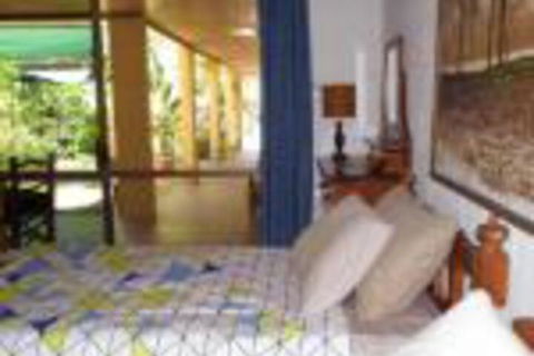 Shady Grove B & B - Accommodation Rockhampton 0