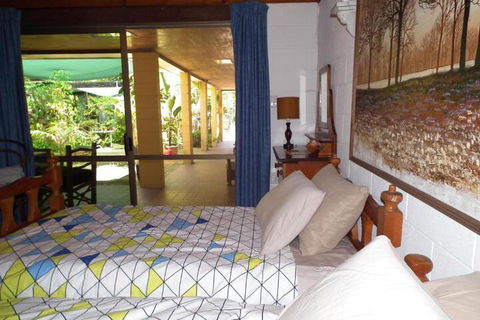 Shady Grove B & B - Accommodation Rockhampton 5
